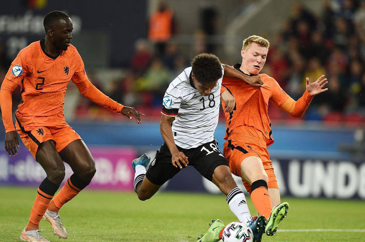 开元官网-关于转折点费耶诺德篮板制胜，德甲今晨攻防权衡，媒体盛赞，球队文化再被提及的信息